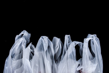 Disponibilização de alternativas à utilização de sacos de plástico ultraleves e de cuvetes em plástico